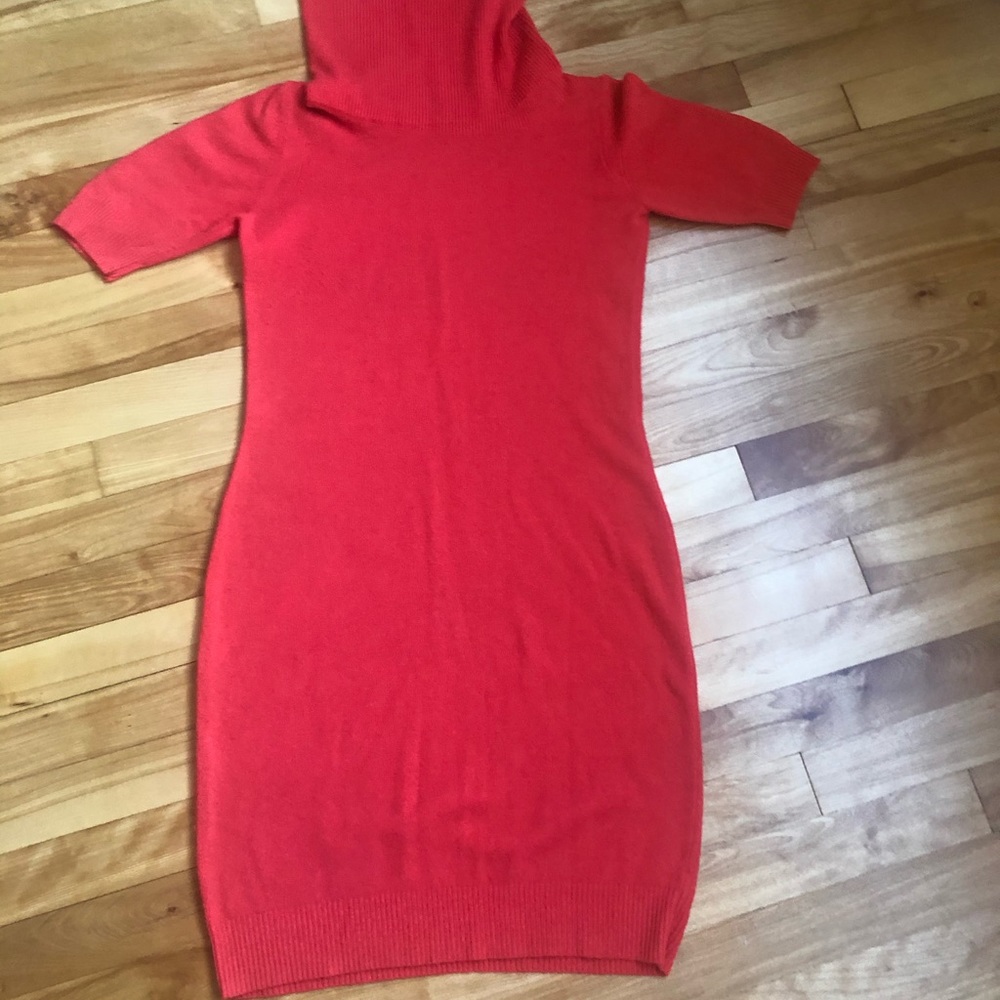 Beneton 100% - WOOL. Like a new. Size S.